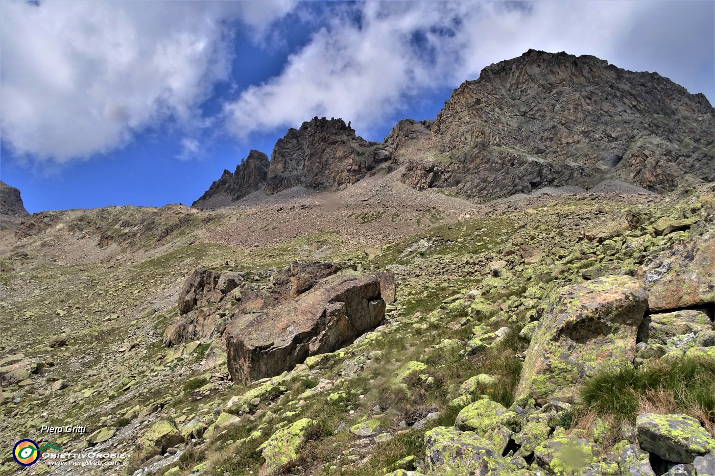 33 Gabriele ha trovato su alto roccione un bel punto panoramico sul lago.JPG -                                